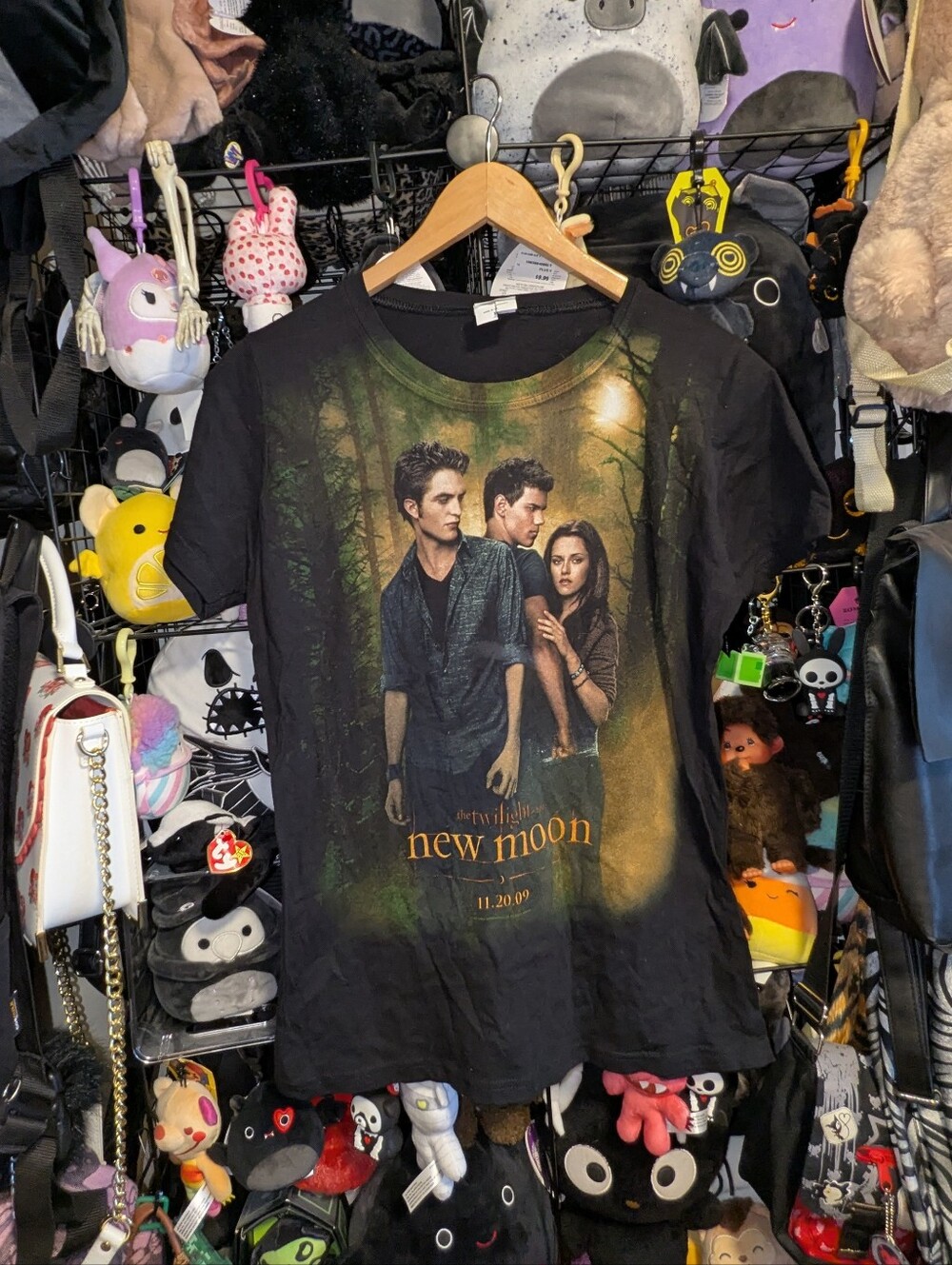 2009 Twilight New Moon T-Shirt Vampire Graphic Tee